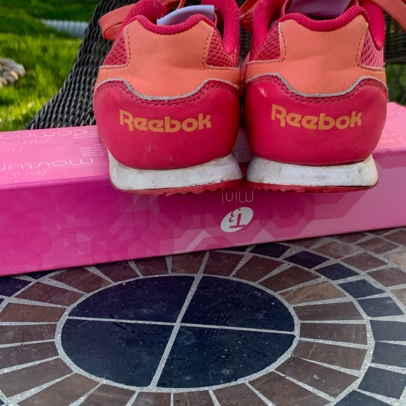 Retro Reebok running shoes. - Picture 6 of 7